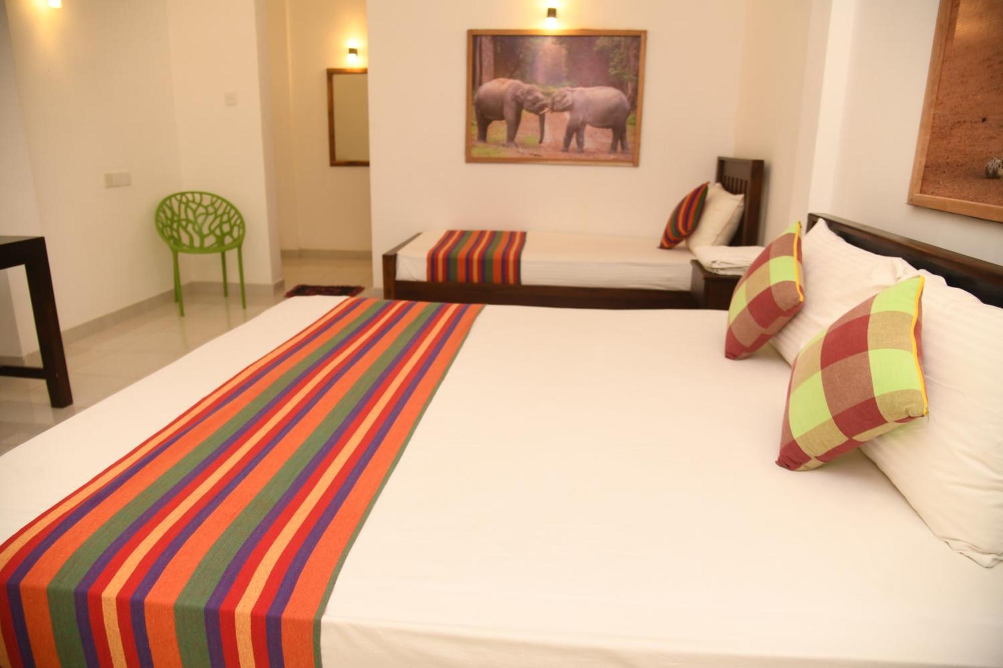 Wild Park Safari Home Stay Udawalawe Buitenkant foto
