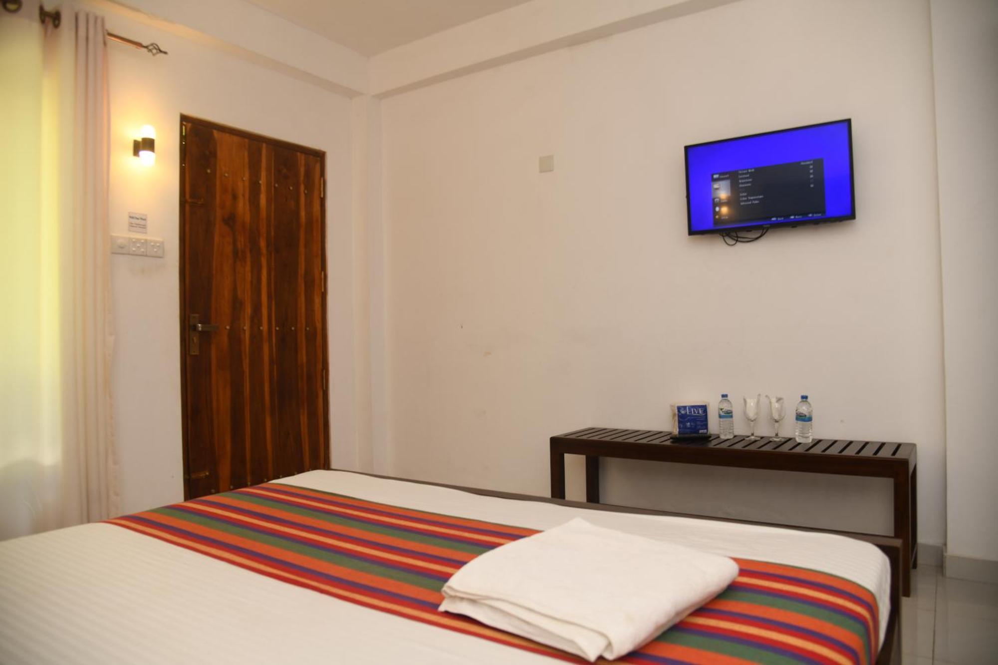 Wild Park Safari Home Stay Udawalawe Buitenkant foto