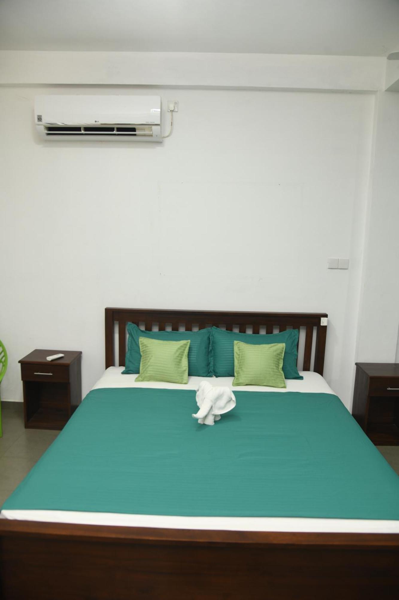 Wild Park Safari Home Stay Udawalawe Buitenkant foto