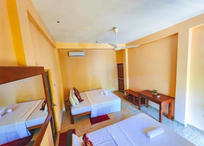 Wild Park Safari Home Stay Udawalawe Buitenkant foto